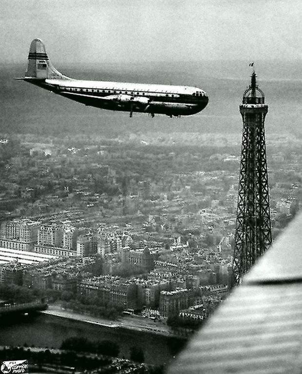 Боинг над Парижем в 1949 году. Весь Мир в объективе, ретро, старые фото