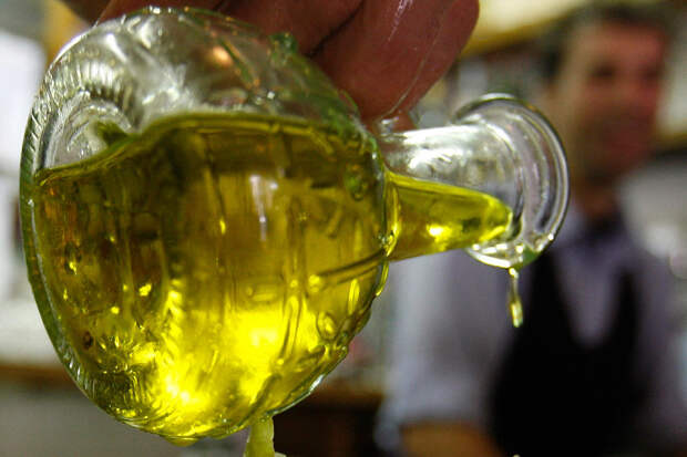 Меньше всего канцерогенов в оливковом масле холодного отжима. Фото: REUTERS