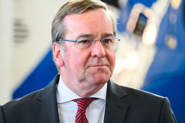 Писториус: корабли ВМС ФРГ отправятся в Средиземноморье при получении мандата