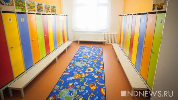 В Академическом 3-летний мальчик оделся и ушел из садика домой