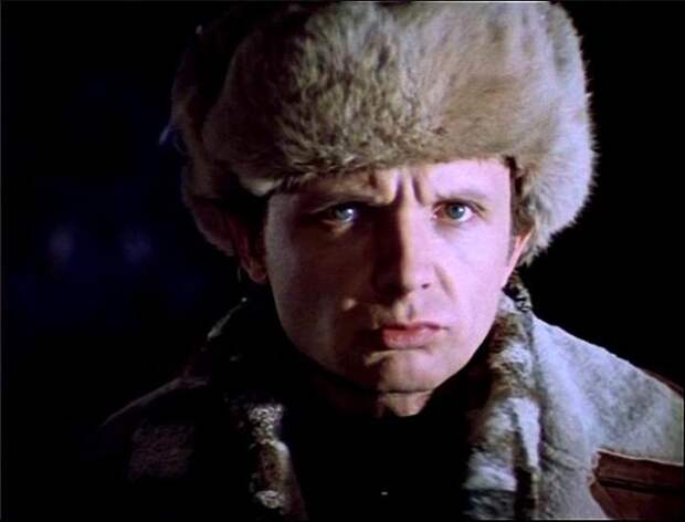 Андрей Мягков в фильме *Ирония судьбы, или С легким паром!..*, 1975 | Фото: kino-teatr.ru Андрей Мягков в фильме *Ирония судьбы, или С легким паром!..*, 1975 | Фото: kino-teatr.ru