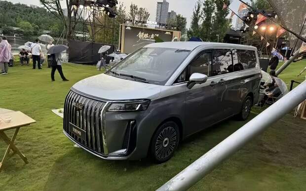 На российском рынке появится просторный минивэн дешевле 2 млн рублей