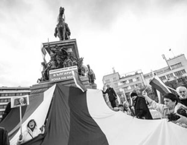 За месяц до выборов болгары вновь придут к статуям русских солдат с цветами благодарности