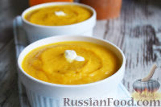 Фото к рецепту: Суп-пюре с тыквой и сельдереем