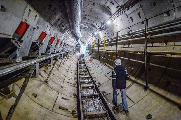 Движение по БКЛ было задержано из-за нарушения правил безопасности на коммерческой стройке