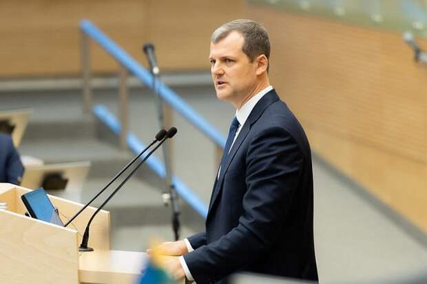 BNS: экс-премьера Литвы с супругой заподозрили в коррупции на €345 тысяч