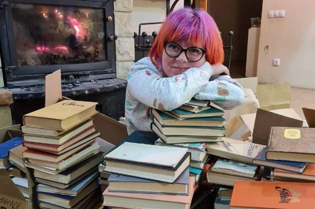 Петербурженка собирает книги для сельских библиотек и проводит семинары для сотрудников. Как появился проект «Клуб книгодар»