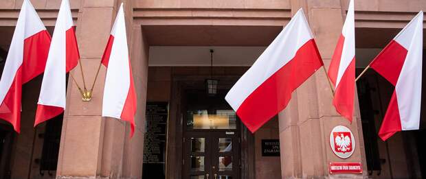 Reuters: В зале заседаний Совета министров Польши обнаружили прослушку