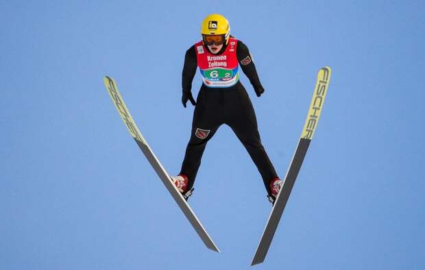 Российянки заняли 2-е место в командном турнире на этапе Кубка мира по прыжкам с трамплина в Австрии