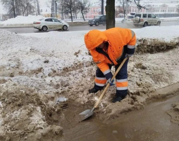 На улицах Тулы усилили работу по ликвидации подтоплений