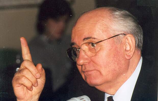 Горбачев призвал Путина и Байдена начать диалог