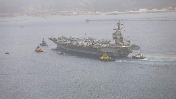 Bloomberg: у горевшего авианосца ВМС США USS Gerald R. Ford нашли новые проблемы