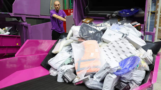 Минфин РФ выступил за поэтапное введение НДС на импортные товары с маркетплейсов