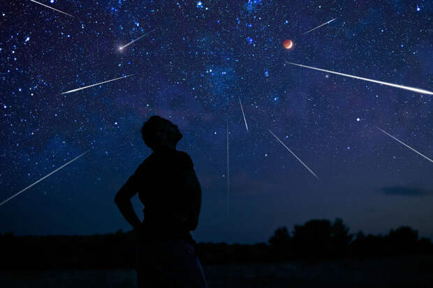 Кинокритик Егор Москвитин посоветовал фильм "Первые на Луне" ко Дню космонавтики