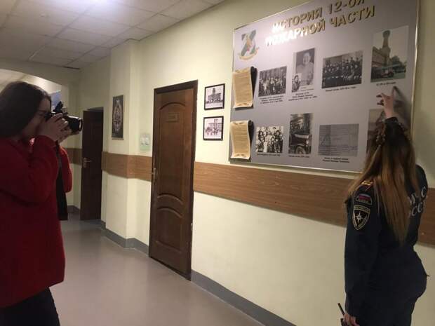 Блогер побывал в гостях у пожарных ВАО. Фото: Пресс-служба МЧС по ВАО Блогер побывал в гостях у пожарных ВАО. Фото: Пресс-служба МЧС по ВАО