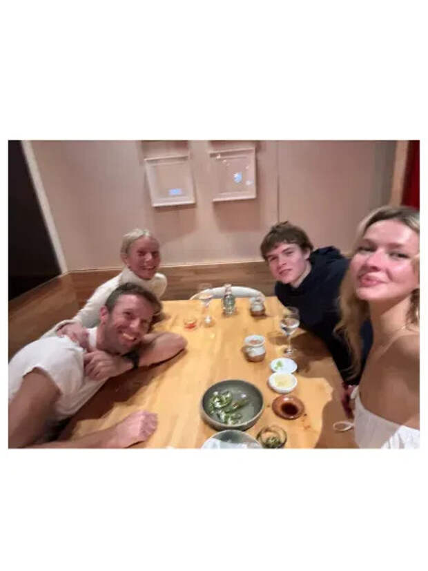 Гвинет Пэлтроу и Крис Мартин с детьми