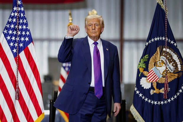 Политолог Дудаков: Трамп ввел глобальную пошлину в 10% для спасения авторитета