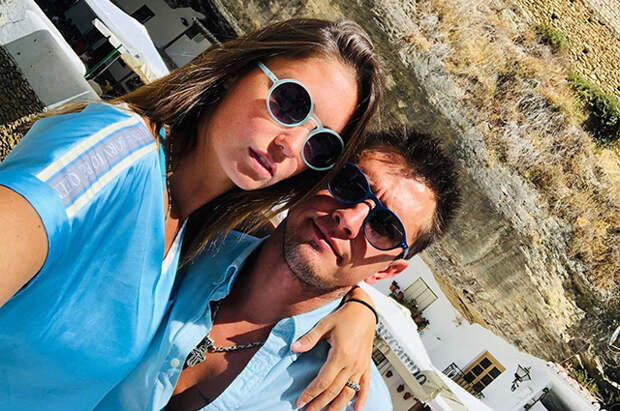 СМИ: Павел Прилучный изменял Агате Муцениеце с двумя актрисами одновременно