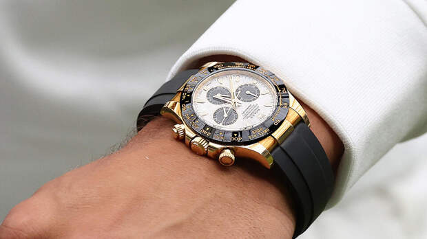 Украинский посол возмутил общественность часами за несколько миллионов рублей