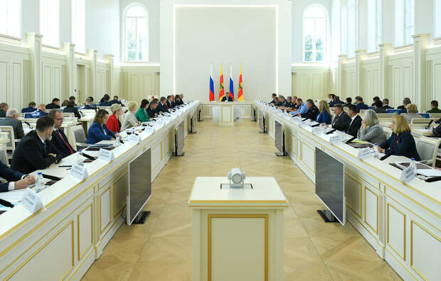 Губернатор Игорь Руденя поставил задачи по выполнению в Тверской области нацпроекта «Безопасные качественные дороги»