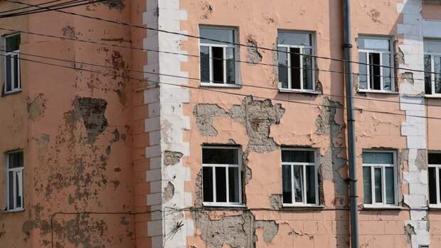 Здание на пр. Калинина, где располагалась поликлиника / Фото: amic.ru