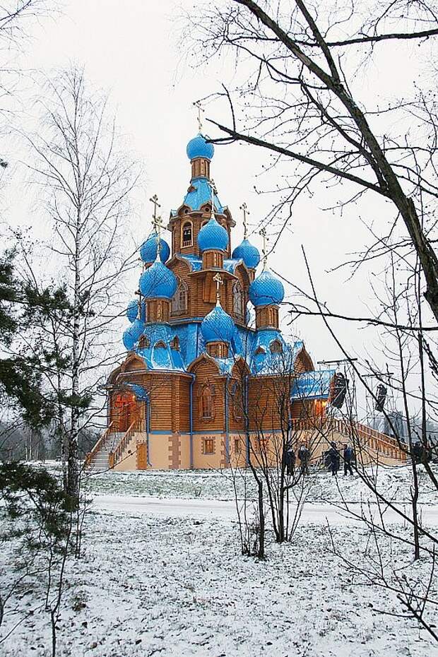 Где звездный храм. Церковь Преображения Господня Звездный городок. Храм Преображения в Звездном Городке. Храм Преображения Господня в звёздном Городке Звёздный городок. Храм Преображения Господня в Харбине, корпусной городок.