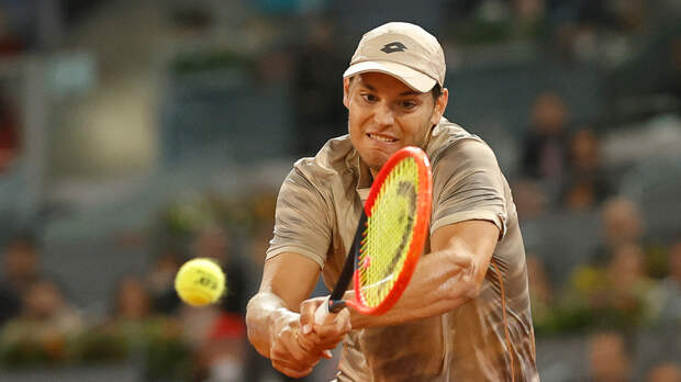Котов проиграл Бублику в четвертьфинале турнира ATP в Лионе