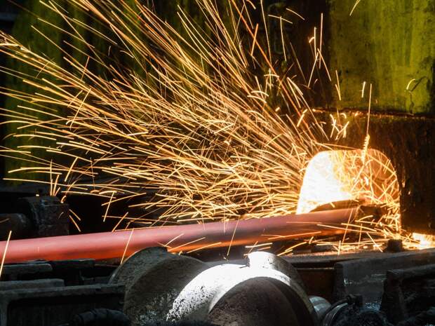 Тюменский завод переходит на новые технологии в металлообработке