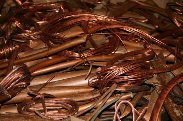 В Хабаровске строители украли у работодателя медь и инструменты на 115 тысяч рублей