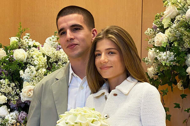 Официально: Саша Новикова и Федук опубликовали первое фото со свадьбы