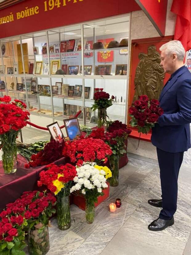 Собянин поблагодарил сотрудников МФЦ «Рязанский» за мужество и самоотверженность