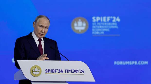 Путин предложил увеличивать инвестиции в фабрики проектного финансирования