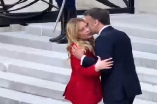 Эксперт по лжи указал на отвращение у Мелони после объятий с Макроном