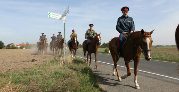 Житель Подмосковья решил добраться до Владивостока на конях