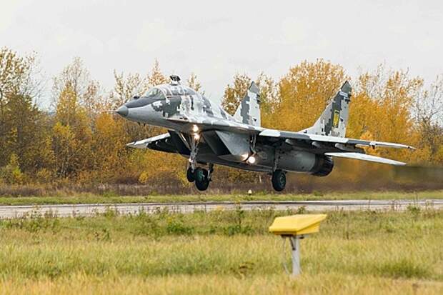 Действующий украинский летчик прилетел в Россию