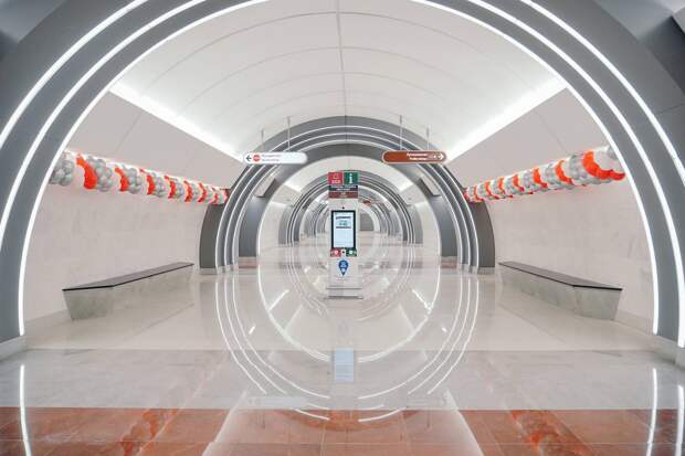 В Петербурге открыли новую линию метро
