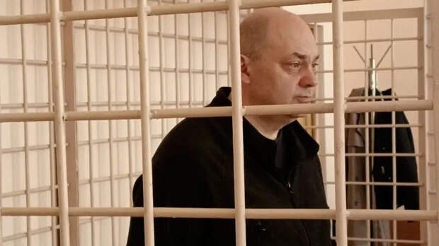 Экс-глава Курской области признал вину в получении взяток и назвал инициатора коррупционной схемы