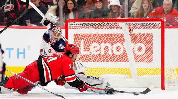 19 сейвов Тарасова помогли «Флориде» переиграть «Чикаго» в матче НХЛ