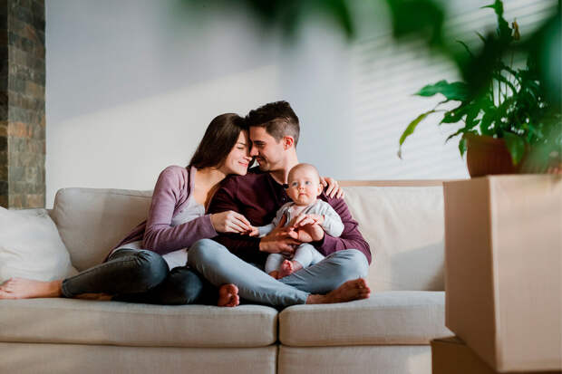 Путин: нужно постоянно совершенствовать систему поддержки семей с детьми