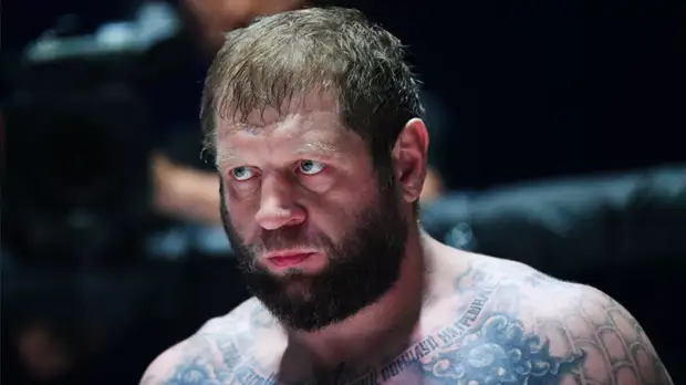 Александр Емельяненко обратился к своим соперникам в соцсетях