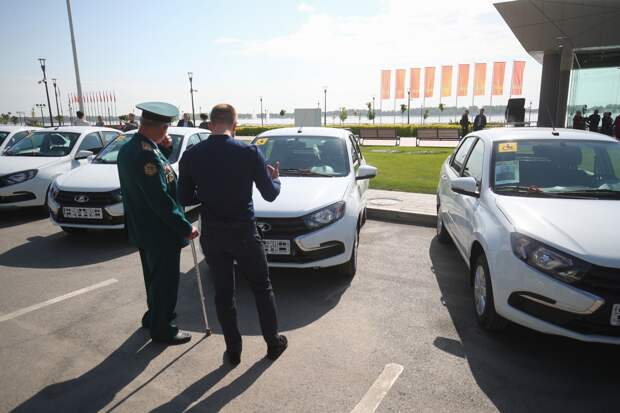 Жители одного российского региона начали активно скупать новые машины