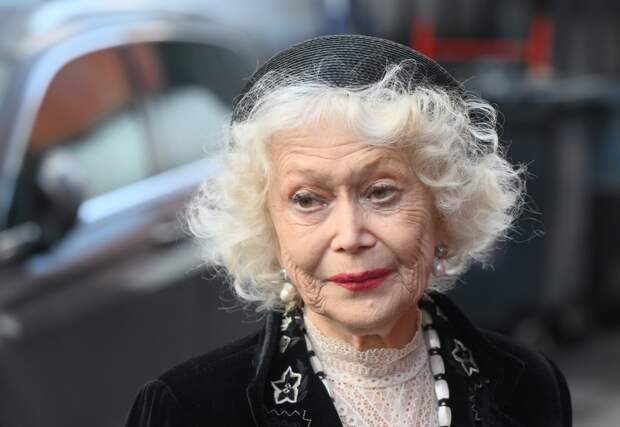 Звезда «Служебного романа» пожаловалась на проблемы с сердцем