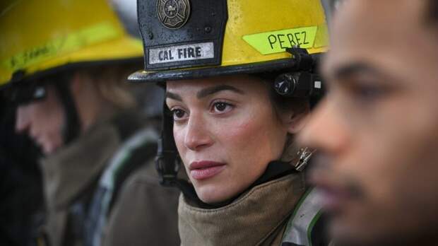 Stephanie Arcila as Gabriela Perez