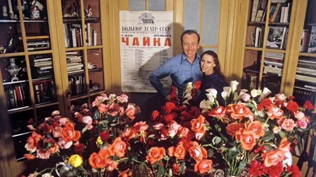 Родион Щедрин и Майя Плисецкая в домашней обстановке/РИА Новости