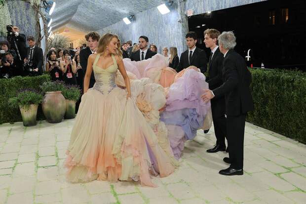 Раскрыты пикантные подробности о звездах в туалете на Met Gala
