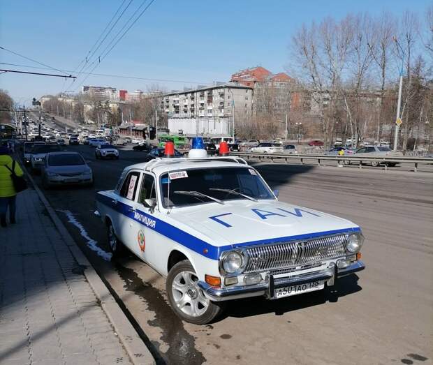В Иркутске полиция оштрафовала участников автопробега музея ретро техники