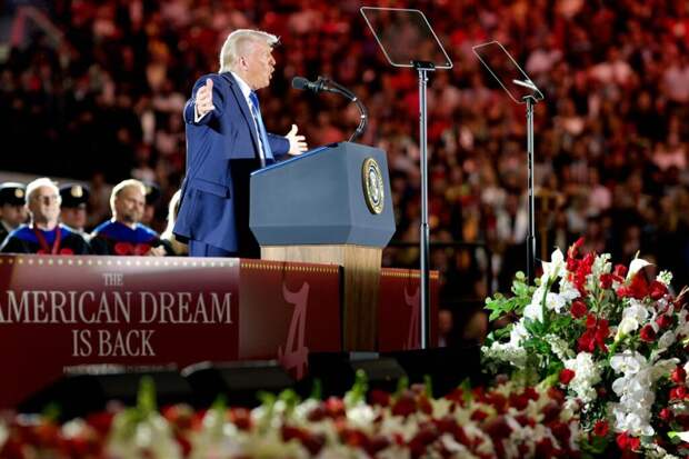 Трамп развеял слухи о третьем президентском сроке