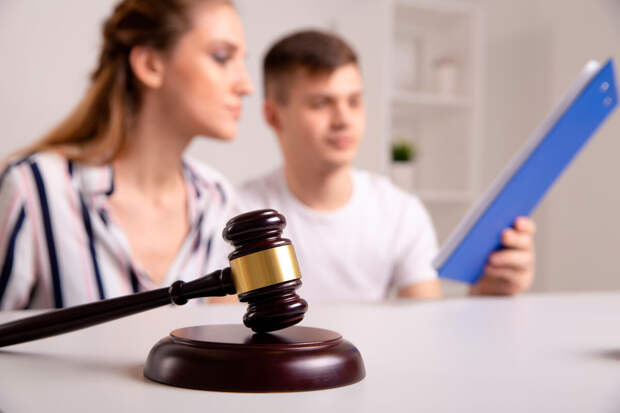 Адвокат Борзенко: получение наследства включает в себя выплату долгов и кредитов