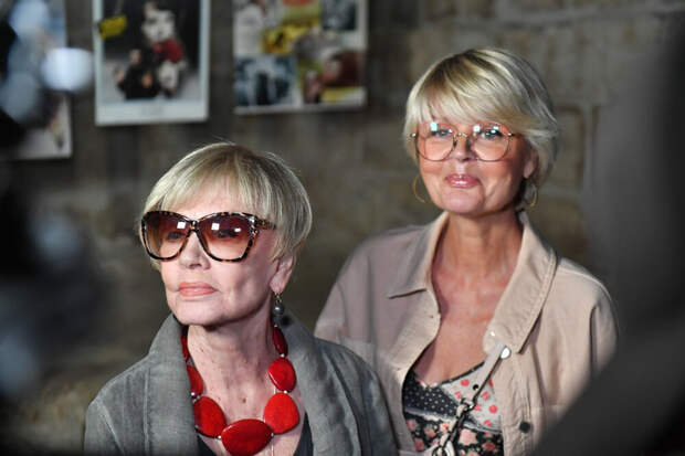 Меньшову сняли на прощании с Алентовой: ее поведение удивило народ