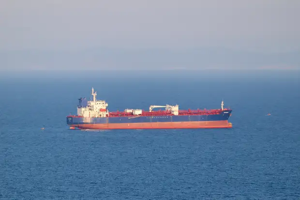 Мы запустили приманку? Пустой танкер идет к Британии. Если его захватят, то - что?